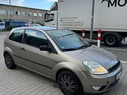 Grau Gebraucht 2004 Ford Fiesta Kleinwagen | 950 € (Guter Preis)