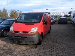 Rot Gebraucht 2004 Renault Trafic Van | 2.300 €