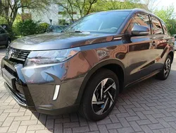 Titan dark gray Gebraucht 2024 Suzuki Vitara Comfort+ SUV | 24.990 € (Fairer Preis)