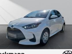 Super white 2 Gebraucht 2023 Toyota Yaris Hybrid Business Edition Limousine | 17.990 € (Guter Preis)