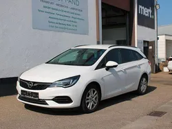 Weiß Gebraucht 2020 Opel Astra Kombi | 8.390 € (Guter Preis)