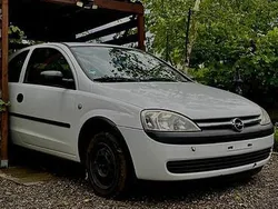 Weiß Gebraucht 2003 Opel Corsa Kleinwagen | 750 € (Fairer Preis)