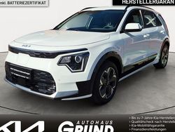 Weiß Gebraucht 2023 Kia Niro Vision SUV | 26.490 € (Etwas zu teuer)