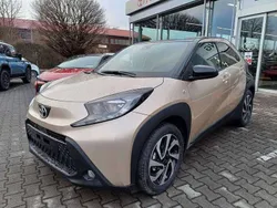 Ginger beige/ black mica Neu 2024 Toyota Aygo Team Kleinwagen | 17.250 €