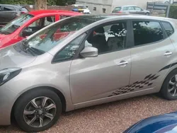 Grau Gebraucht 2017 Hyundai ix20 Van / Kleinbus | 12.000 € (Fairer Preis)