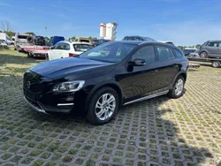 Schwarz Gebraucht 2016 Volvo V60 CC Kombi | 10.700 € (Teuer)