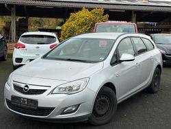 Silber Gebraucht 2011 Opel Astra Kombi | 2.200 € (Guter Preis)