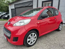 Rot Gebraucht 2010 Peugeot 107 Filou Kleinwagen | 1.990 € (Guter Preis)