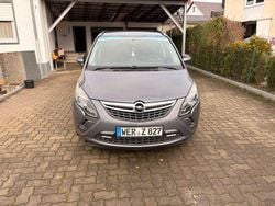 Grau Gebraucht 2016 Opel Zafira Tourer drive Van / Kleinbus | 7.200 € (Guter Preis)