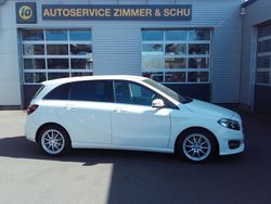 Weiß Gebraucht 2015 Mercedes B180 Van / Kleinbus | 14.900 € (Fairer Preis)