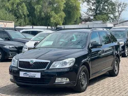 Schwarz Gebraucht 2012 Skoda Octavia Ambiente Kombi | 4.000 € (Superpreis)