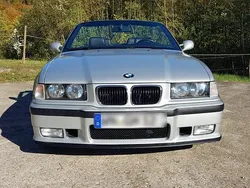 Silber Gebraucht 1999 BMW 320 Cabriolet M Sport Cabrio | 12.000 € (Teuer)