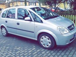 Silber Gebraucht 2004 Opel Meriva Van / Kleinbus | 1.850 € (Teuer)