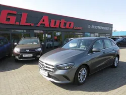 Grau Gebraucht 2020 Mercedes B180 Style Van / Kleinbus | 20.990 € (Guter Preis)