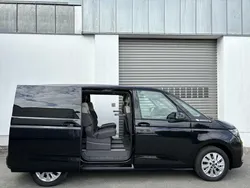 Deep black perleffekt Gebraucht 2024 VW T7 Van | 49.990 € (Superpreis)