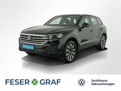 Grenadillschwarz metallic Gebraucht 2024 VW Touareg Basis SUV | 53.940 € (Superpreis)