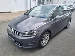 Grau Gebraucht 2017 VW Golf Sportsvan Highline Van / Kleinbus | 13.790 € (Fairer Preis)