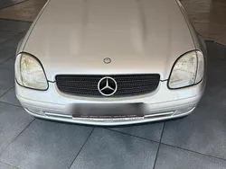 Silber Gebraucht 1999 Mercedes SLK230 Cabrio | 5.900 €