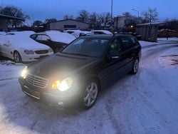 Schwarz Gebraucht 2006 Mercedes C230 Avantgarde Kombi | 4.250 € (Teuer)
