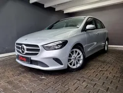 Silber Gebraucht 2021 Mercedes B200 Van / Kleinbus | 20.990 € (Fairer Preis)