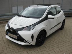 Weiß Gebraucht 2016 Toyota Aygo X-clusiv Kleinwagen | 12.900 € (Teuer)