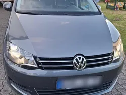 Grau Gebraucht 2015 VW Sharan Van / Kleinbus | 21.000 € (Fairer Preis)