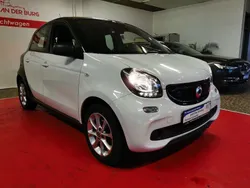 Weiß Gebraucht 2018 Smart ForFour Electric Drive Passion Limousine | 10.590 € (Teuer)