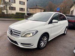 Weiß Gebraucht 2012 Mercedes B180 Van / Kleinbus | 9.999 € (Guter Preis)