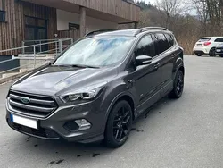 Grau Gebraucht 2018 Ford Kuga ST-Line SUV | 17.500 € (Fairer Preis)
