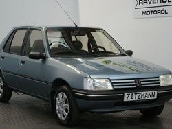 Silber Gebraucht 1992 Peugeot 205 Limousine | 6.900 €
