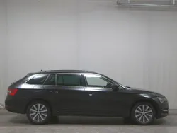 Schwarz Gebraucht 2022 Skoda Superb Ambition Kombi | 16.480 € (Superpreis)