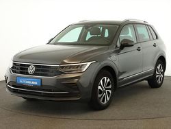 Delfingrau metallic Gebraucht 2022 VW Tiguan Active SUV | 25.880 € (Fairer Preis)