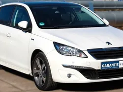 Weiß Gebraucht 2016 Peugeot 308 Style Limousine | 8.990 € (Fairer Preis)