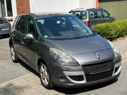 Grau Gebraucht 2009 Renault Scénic III Dynamique Van / Kleinbus | 4.999 € (Fairer Preis)