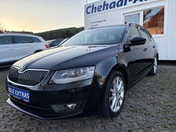 Schwarz Gebraucht 2015 Skoda Octavia Elegance Kombi | 9.990 € (Fairer Preis)