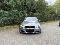 Grau Gebraucht 2009 BMW 330 Kombi | 6.300 € (Guter Preis)
