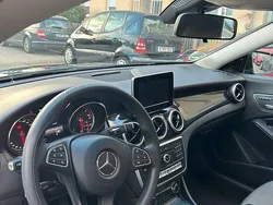 Schwarz Gebraucht 2017 Mercedes 200 Limousine | 17.500 € (Etwas zu teuer)