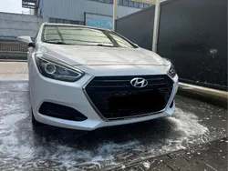 Weiß Gebraucht 2016 Hyundai i40 Kombi | 12.000 € (Etwas zu teuer)