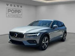 Vapour grey / metallic Gebraucht 2024 Volvo V60 CC Ultimate Kombi | 45.650 € (Superpreis)