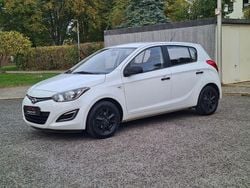 Weiß Gebraucht 2013 Hyundai i20 Edition Limousine | 4.999 € (Fairer Preis)