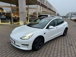 Weiß Gebraucht 2022 Tesla Model 3 RWD Limousine | 25.790 € (Guter Preis)