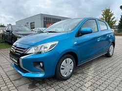 Blau Neu 2024 Mitsubishi Space Star Select Limousine | 13.390 €