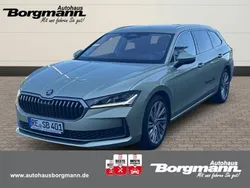 Gelb Gebraucht 2024 Skoda Superb Kombi | 43.990 €