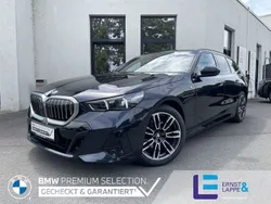 M carbonschwarz Gebraucht 2024 BMW 520 M Sport Kombi | 53.430 € (Superpreis)