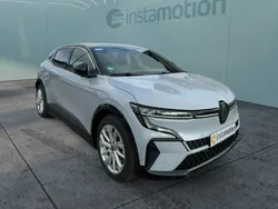 Grau Gebraucht 2023 Renault Mégane Techno Limousine | 32.205 € (Fairer Preis)