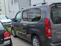 Grau Gebraucht 2020 Citroën Berlingo PureTech Van / Kleinbus | 22.249 € (Fairer Preis)