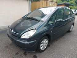 Grau Gebraucht 2002 Citroën Xsara Picasso Van / Kleinbus | 1.111 € (Fairer Preis)