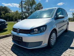 Silber Gebraucht 2010 VW Touran Trendline Van / Kleinbus | 5.699 € (Etwas zu teuer)