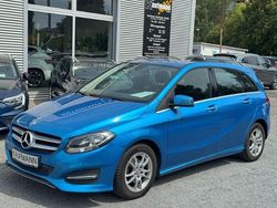 Blau Gebraucht 2016 Mercedes B180 Van / Kleinbus | 15.890 € (Fairer Preis)