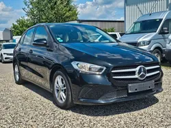 Schwarz Gebraucht 2020 Mercedes B180 Van / Kleinbus | 12.610 € (Superpreis)